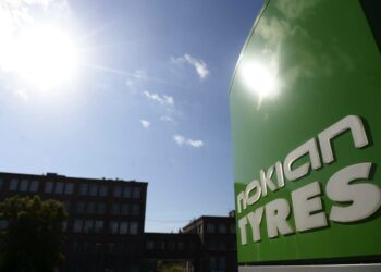 Ammattiliitossa arvioidaan, että hyvin kannattava Nokian Renkaat aikoo siirtää tuotantoaan Nokialta Pietariin.