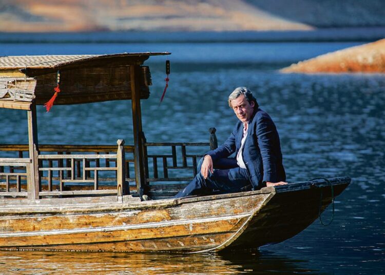 Andrew Graham-Dixon on aiheestaan innostunut eloisa juontaja.
