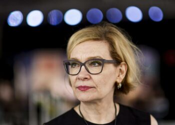 Naisasialiitto Unioni vaatii sisäministeri Paula Risikolta ja hallitukselta selvitystä siitä, miten Suomessa on päädytty noudattamaan ”Migrin poikkeuksellisen kireää ja ihmisoikeusvastaista laintulkintaa” nigerialaisten ihmiskaupan uhrien palautuksissa.