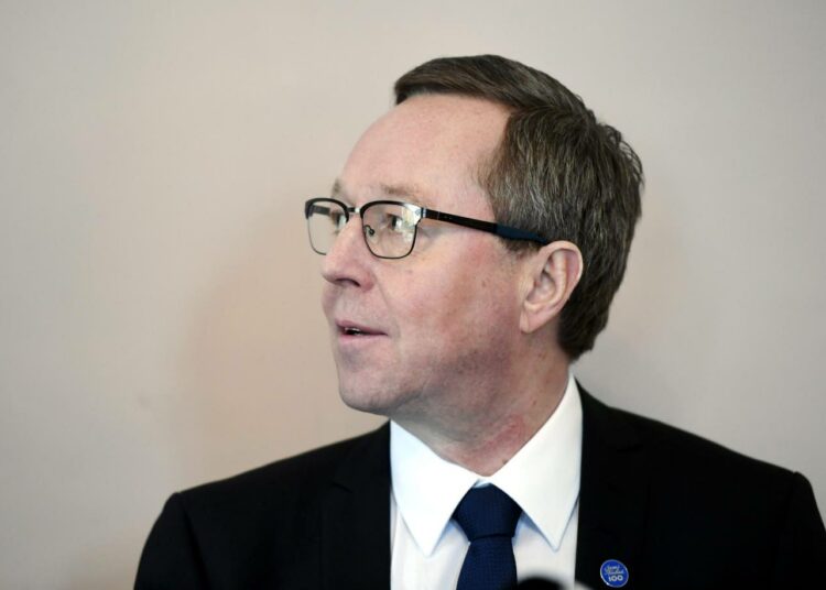 Elinkeinoministeri Mika Lintilä (kesk) politiikan toimittajien lounasvieraana tiistaina.