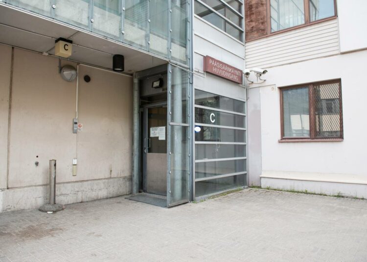 Junailijankujan asumisyksikkö on 65-paikkainen tuetun asumisen yksikkö Helsingin Pasilassa. Vailla vakinaista asuntoa ry on vastannut sen toiminnasta vuodesta 2015 alkaen.
