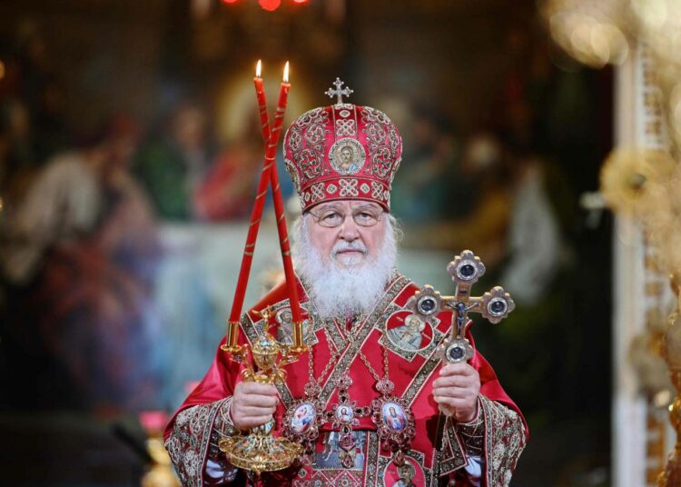Moskovan patriarkka Kirill kielsi Stalin-freskon ripustamisen katedraaliin.