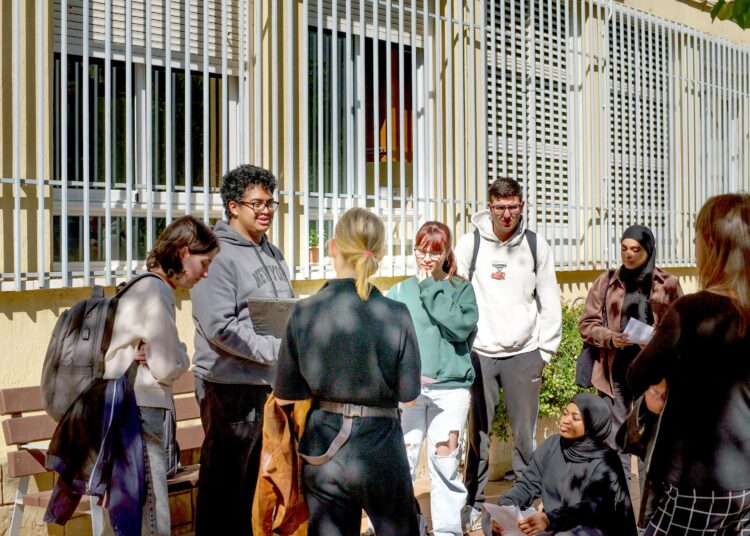 Sant Boin yläasteella nuoret kertovat huomanneensa, miten osa koulutovereista ihailee diktaattori Francisco Francoa.