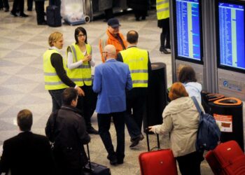 Finnair ulkoisti maanantaina kuormaustyöntekijät ja matkatavaroiden käsittelijät Baronalle tiistaina.