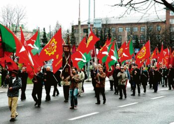 Kuvassa Tampereen vappukulkue tänä vuonna.