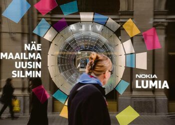 Uusi älypuhelin Lumia ei käy kaupaksi ainakaan vielä yhtiön toivomalla tavalla.