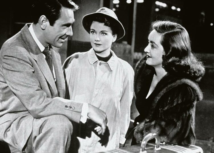 Kaikki Eevasta on kuuden Oscarin klassikko nuoresta näyttelijästä, joka pyrkii suuren tähden lähipiiriin. Kuvassa Hugh Marlowe, Anne Baxter ja Bette Davis.