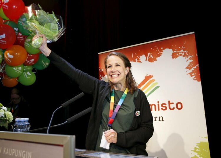 Veronika Honkasalo on yksi ensimmäisistä vasemmistoliiton valtuustoehdokkaista. Kuva viime viikonlopun puoluekokouksesta.