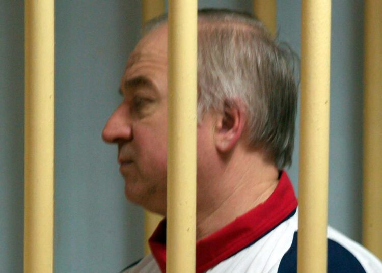 Sergei Skripal oikeudessa Moskovassa elokuussa 2006.