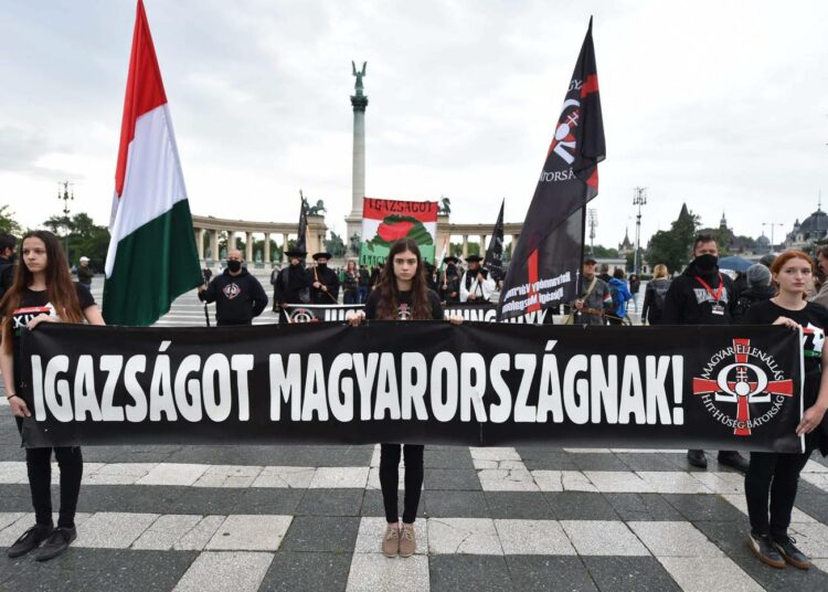 Unkarin äärioikeistolainen nuorisoliike muisteli Trianonin rauhansopimusta, jonka solmimisesta tuli viime viikolla sata vuotta.