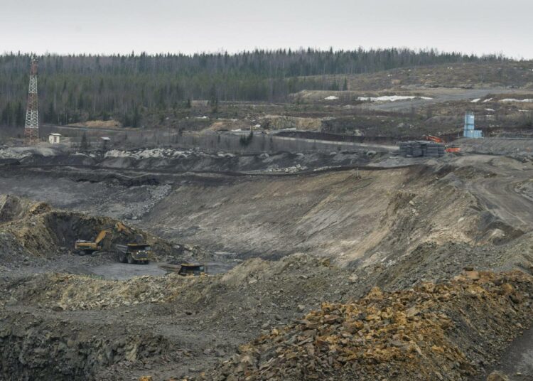 Valtiovarainministeri Annika Saarikko alkaa selvittää kaivosveron käyttöönottoa puoli vuotta sen jälkeen, kun asiasta päätettiin budjettiriihessä ja vaikka edellinen selvitys valmistui alle vuosi sitten.