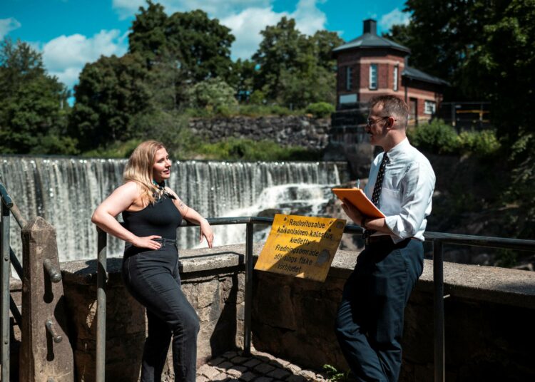 Toimittaja Toivo Haimi haastatteli tietoturva-asiantuntija Laura Kankaalaa Helsingissä.