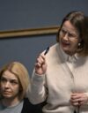 Veronika Honkasalo eduskunnan täysistunnossa.