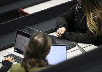 Hallitus korvaa elokuva-alan leikkaukset uusilla koulutusleikkauksilla.