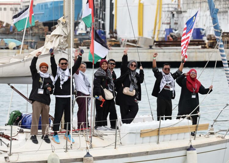 Israelin asevoimet ovat viime yönä nousseet Global Sumud Flotillan alukselle, jonka lastina on muun muassa lääkintäapua ja elintarvikkeita Gazaan.