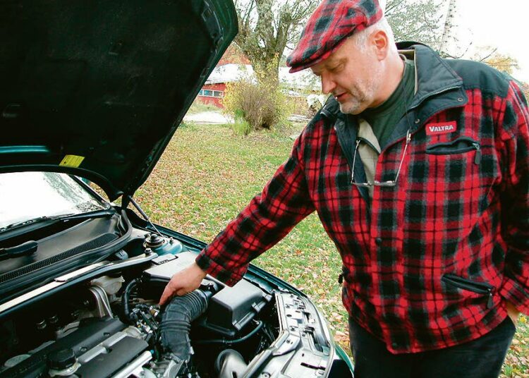 Erkki Kalmarin auto toimii biokaasulla.