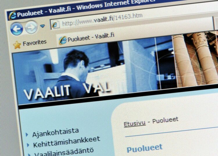 Oikeusministeriön teettämän selvityksen mukaan valtio voisi tukea vaalien ehdokkaiden näkyvyyttä muun muassa julkistamalla ehdokasesittelyt www.vaalit.fi-sivustollaan.