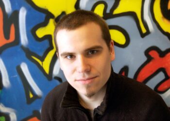 Jouni Bäckström on opiskellut musiikin lisäksi muun muassa mimiikkaa ja klovneriaa.