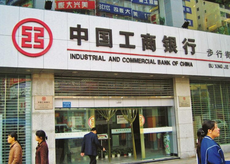 Kiinan teollisuus- ja liikepankki on maailman suurin ja vakavaraisin yhtiö 3,4 biljoonan dollarin omaisuudellaan. Kuvassa pankin konttori seitsemän miljoonan asukkaan Changshassa.