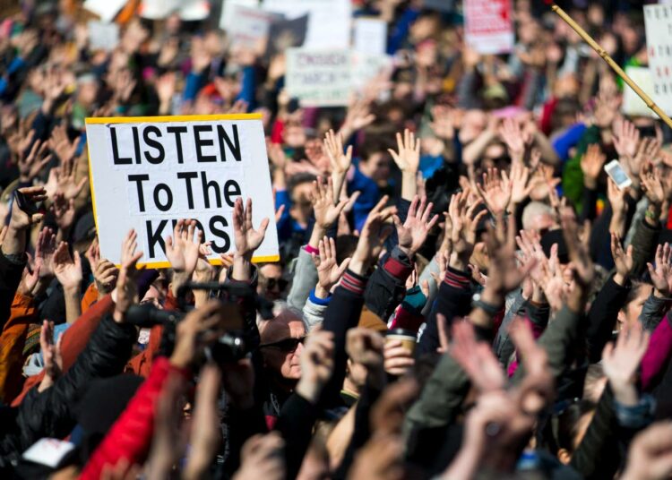 March for our lives -protesteja on laajuudessaan verrattu Vietnamin sotaa vastustaneisiin mielenosoituksiin.