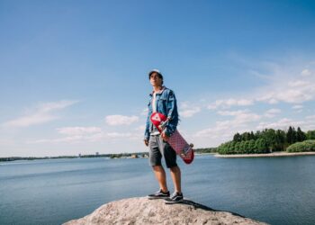 – En halua porhaltaa kauniiden paikkojen ohi. Haluan dokumentoida kauniin luonnon, ihmiset ja ne fiilikset, joita matkalla kohtaan, sanoo Xavier Hildén.
