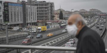 Turkin ennustetaan joutuvan koronapandemian seurauksena syvään ja pitkään taantumaan.