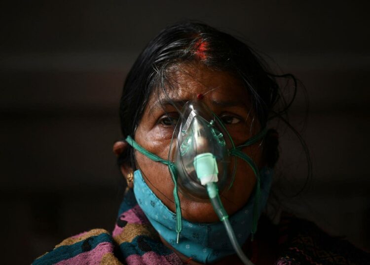 Koronavirukseen sairastuu joka päivä satoja tuhansia intialaisia.