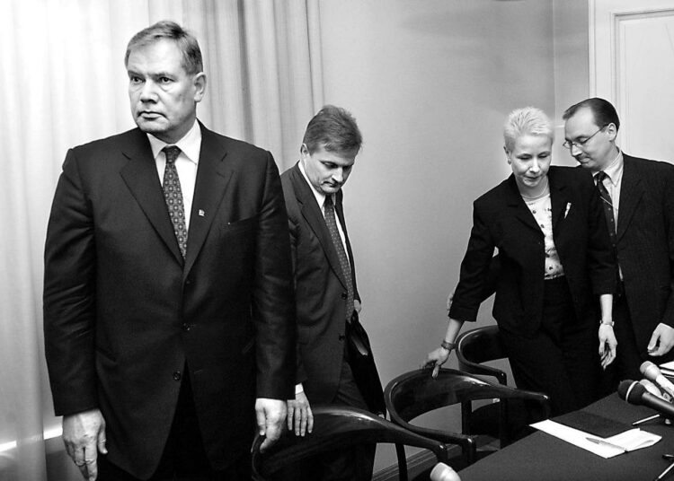 Paavo Lipposen hallitus lyhensi 1990-luvulla syntynyttä velkaa reippaaseen tahtiin.