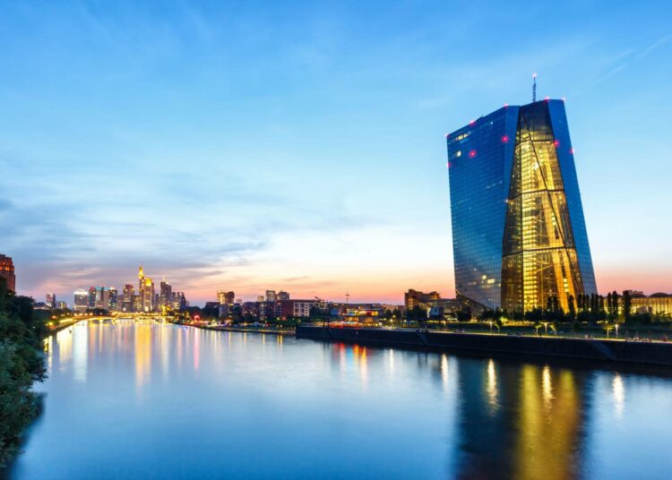 Euroopan keskuspankki on ottanut ison roolin velkamarkkinoilla. Kuvassa sen pääkonttori Frankfurtissa.