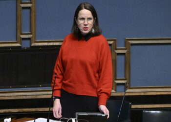 Kansanedustaja Veronika Honkasalo piti vasemmistoliiton ryhmäpuheenvuoron eduskunnan Ukraina-keskustelussa.