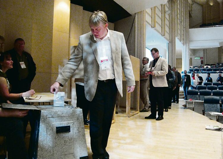 Metalliliiton liittokokous äänesti kahdesti ja päätti sitten jättää liittymättä TEAMiin.