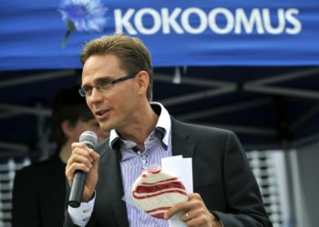Uuden vihreän imagon luonut kokoomus ajaa valtiovarainministeri Jyrki Kataisen johdolla tasaveroa.
