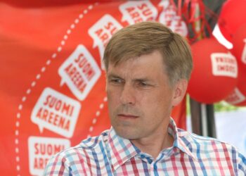 MTK:n puheenjohtaja Juha Marttila muistutti lihan tuontiin liittyvistä lieveilmiöistä.