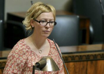 Kansanedustaja Aino-Kaisa Pekosen aloite koskee lapsen myymistä ilman pornografista tai lapsiprostituutiotarkoitusta.