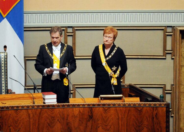 Turun yliopiston valtio-opin professori Matti Wibergin mielestä koko presidentti-instituutio pitäisi likvidoida.