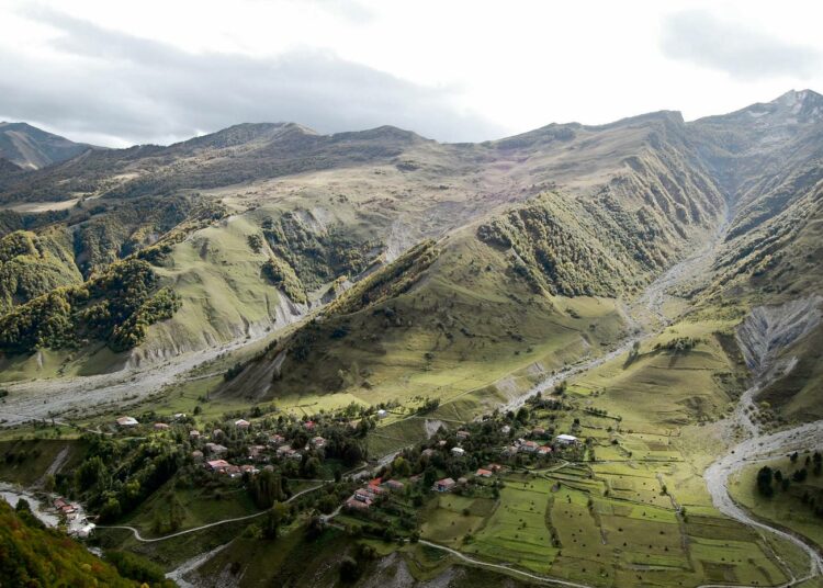 Georgian sotilastien maisemat huikaisevat.