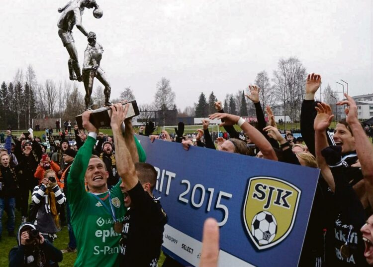 SJK:n mestaruusjuhlat päättivät HJK:n pitkän valtakauden.