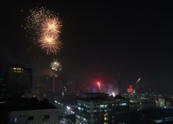 Bangladesh täytti maaliskuussa ensi kertaa YK:n ehdot, joiden nojalla voi nousta vähiten kehittyneiden maiden kastista. Sitä juhlittiin ilotulituksilla maan pääkaupungissa Dhakassa.