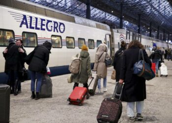 Tuhannet ihmiset ovat jo paenneet Venäjältä Allegro-junalla.