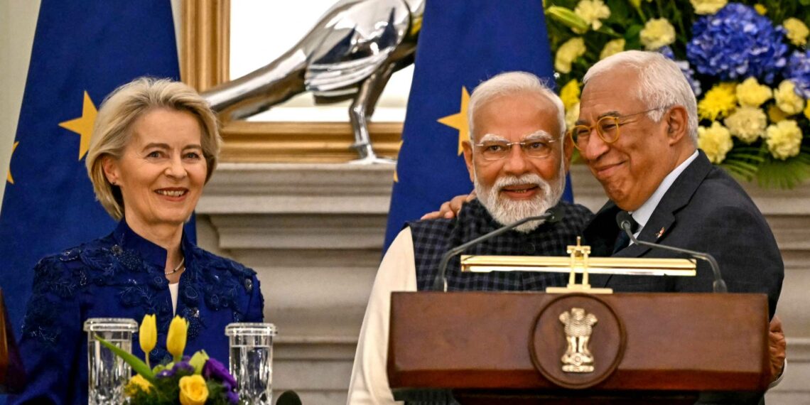 Euroopan komission puheenjohtaja Ursula von der Leyen, Intian pääministeri Narendra Modi ja Euroopan neuvoston puheenjohtaja Antonio Costa Delhissä tammikuun lopulla.