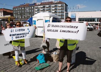 Päiväkotien henkilöstöllä on oma näkemyksensä leikkausten vaikutuksista.