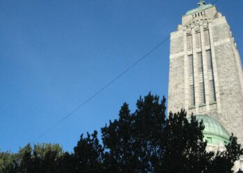 Kirkossa käytävä homokeskustelu saattaa näkyä myös marraskuussa pidettävissä seurakuntavaaleissa, arvelee kirkon tiedotuskeskuksen tutkija Kimmo Ketola.