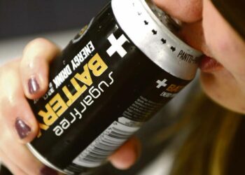 Keskittyminen ei ole helppoa, kun ysiluokkalaisen huomiosta kilpailevat koulussa opetuksen lisäksi kymmenet asiat.