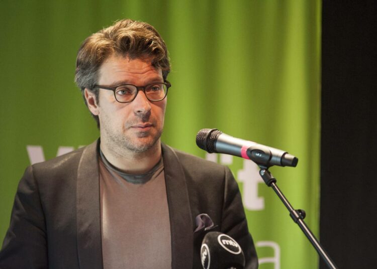 Vihreiden Ville Niinistö näki hallituksessa suomettuneisuuden henkeä puolueen lähtiessä oppositioon.