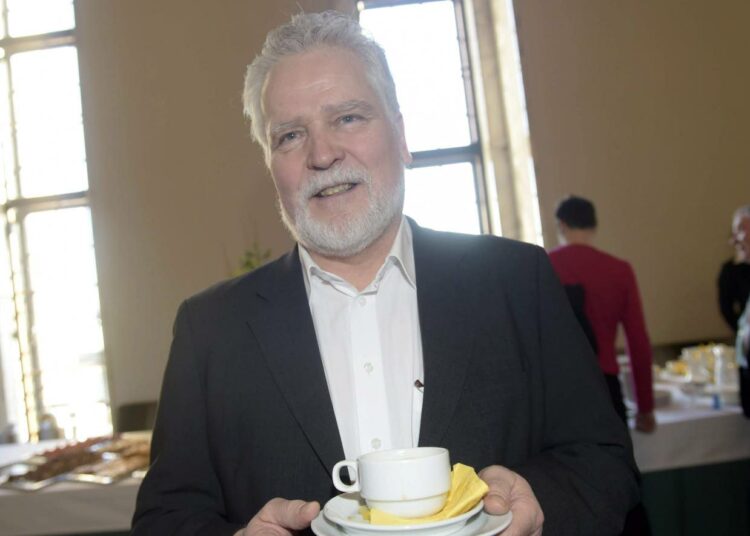 Sopivista työhommistakaan Martti Korhonen ei aio kieltäytyä, jos sellaisia tarjotaan.