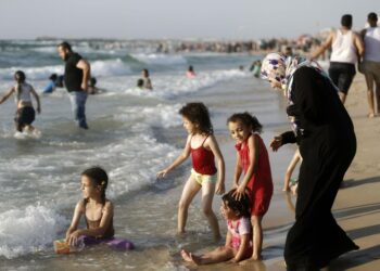Palestiinalaisäidit saavat keskimäärin 4,1 lasta naista kohden.