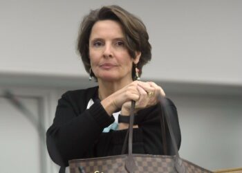 ”Salamyhkäinen uudistus”, on kansanedustaja Katja Hänninen arvioinut liikenneministeri Anne Bernerin uusinta hanketta