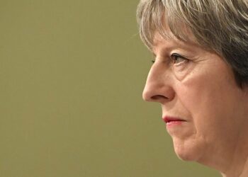 Pääministeri Theresa May joutuu käyttämään voimansa vallassa pysymiseen.