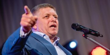 Slovakian pääministeri Robert Fico puhui kannattajilleen vaalitilaisuudessa Nitrassa syyskuussa.
