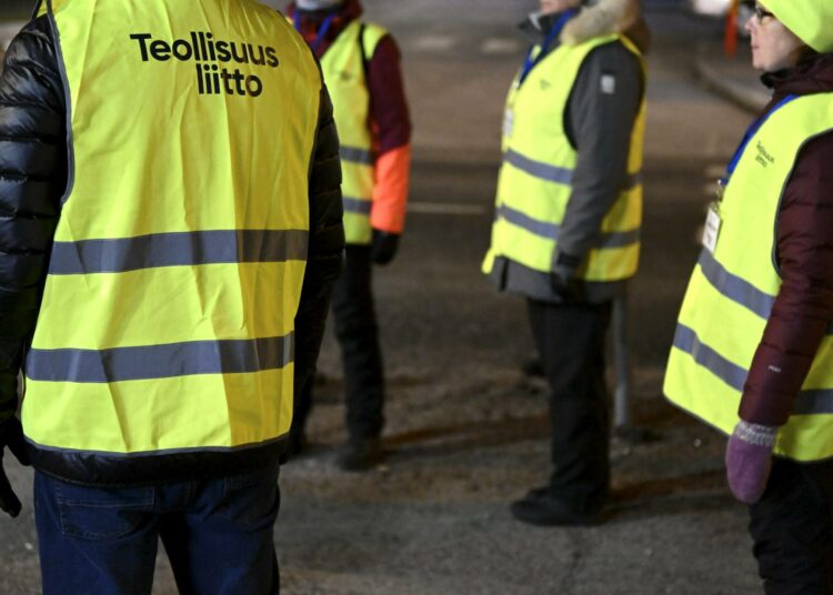 Toteutuessaan ilmoitetut lakot pysäyttävät suuren osan suomalaista teollisuutta. Lakot eivät koske hätätyötä, eivätkä sellaista työtä, joka on välttämätöntä hengen ja terveyden turvaamiseksi.